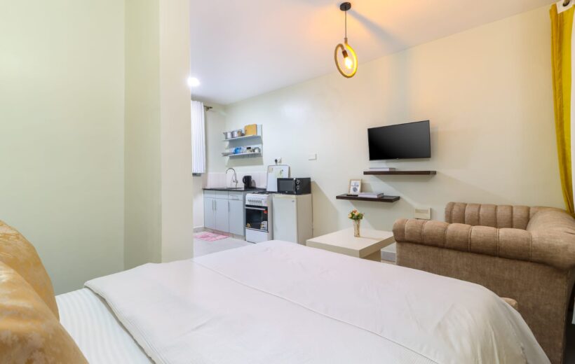 Studio | Race Course Gardens